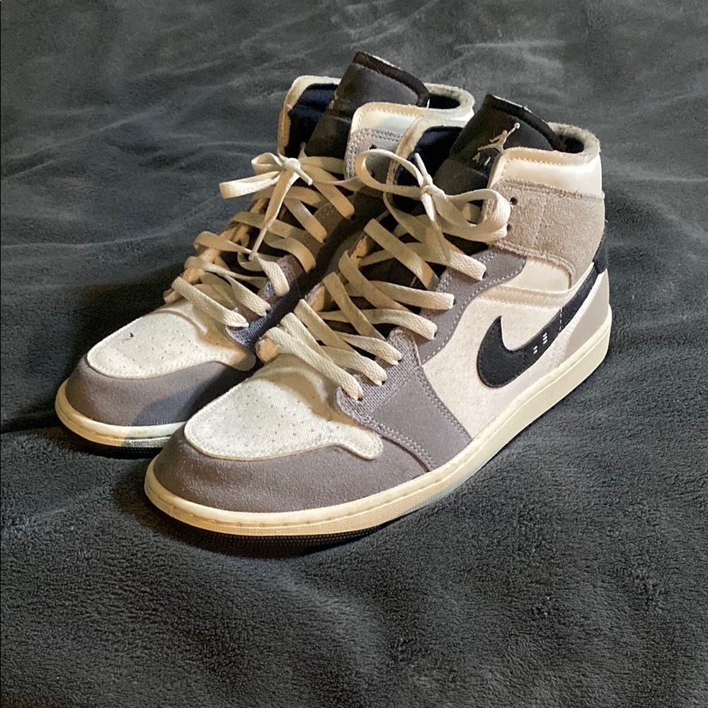 Nike High-Top Sneakers in Gray and White